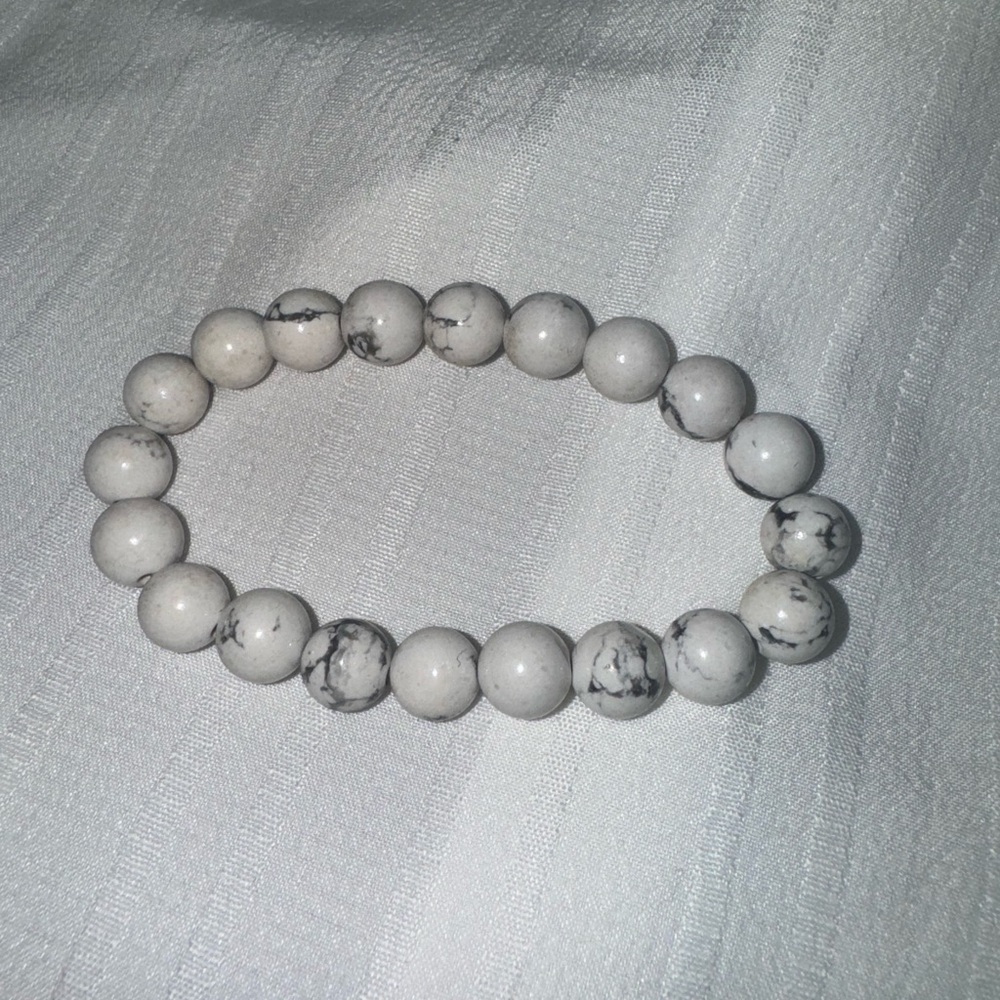 Howlite bracelet - Picture 2 of 3